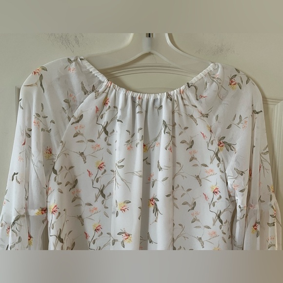 White House Black Market Floral White Blouse Women’s Size 0 - Picture 4 of 16